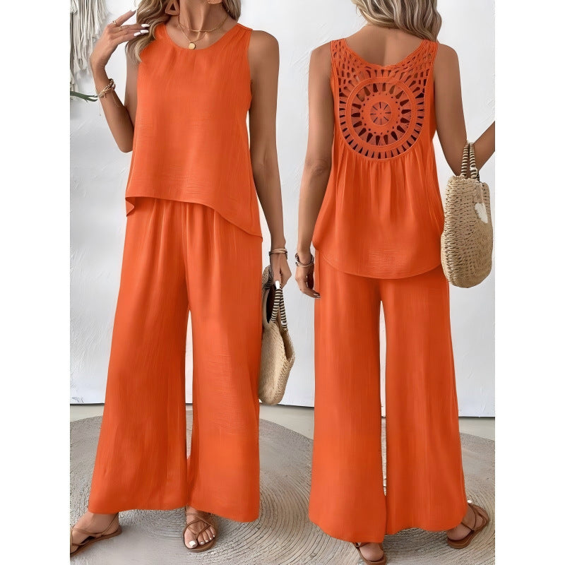 Fashionable Set with Hollow-out Floral Back