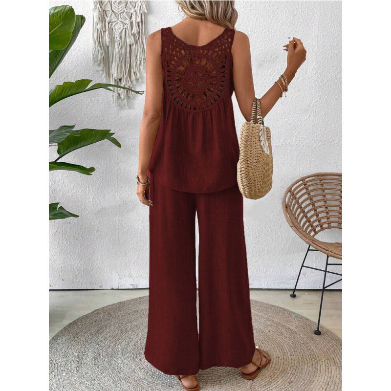 Fashionable Set with Hollow-out Floral Back